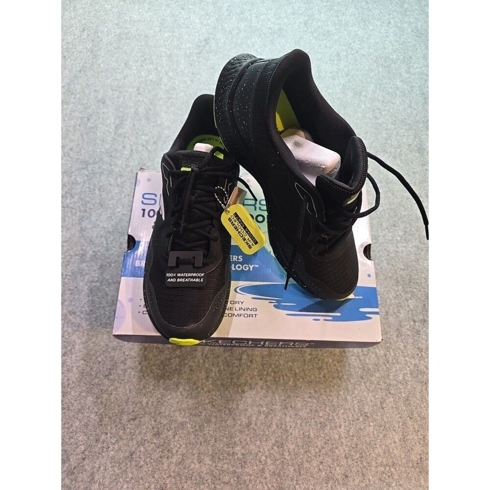 Skechers Go Run 220874 Men's 8.5 Black Lime 100% Waterproof Shoes New Box